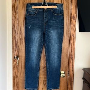 Risen Straight Leg Jeans